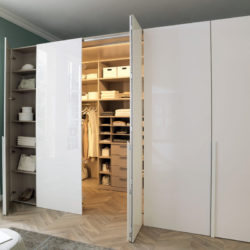 kleiderschrank begehbar